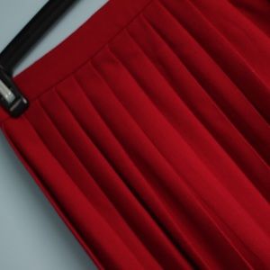 Vintage Red Wool Skirt ❤️